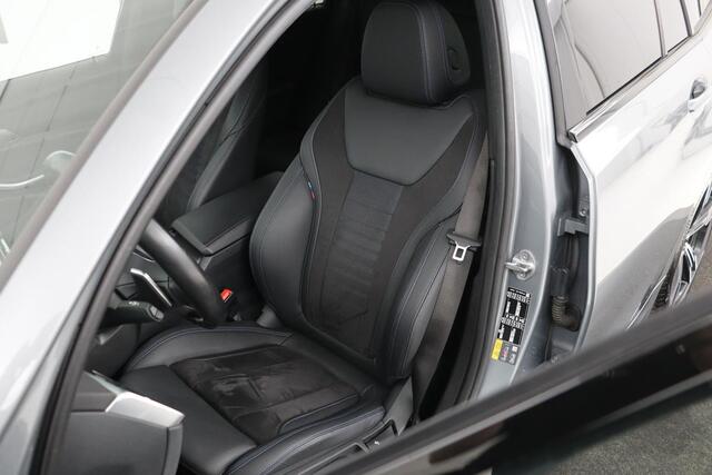 BMW 3-SERIE 320e M Sport | Stoel & stuurverwarming | Adaptive cruise | Sportstoelen | Carplay | Head-Up | Adaptief LED | Camera | Leder/Alcantara | Live Cockpit