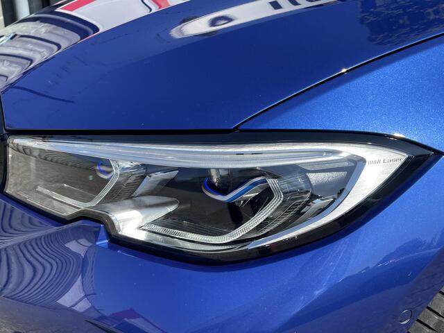 BMW 3-SERIE Touring 330e High Executive M Sport 18"/Panoramadak/Laser LED/Stoelverwarming + memory/Head-up/Keyless/Elektrische klep/Adaptief M onderstel/Camera/HiFi