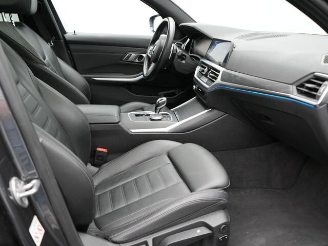 BMW 3-SERIE Touring 330e M Sport Plug In Hybrid Dealer O.H. PHEV | Panodak | Lederen Sportstoelen Verwarmd | Adaptive Cruise | Navigatie | Apple Carplay | Camera | DAB | Sfeerverlichting |