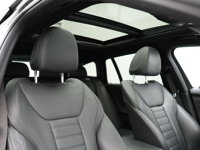 BMW 3-SERIE Touring 330e M Sport Plug In Hybrid Dealer O.H. PHEV | Panodak | Lederen Sportstoelen Verwarmd | Adaptive Cruise | Navigatie | Apple Carplay | Camera | DAB | Sfeerverlichting |