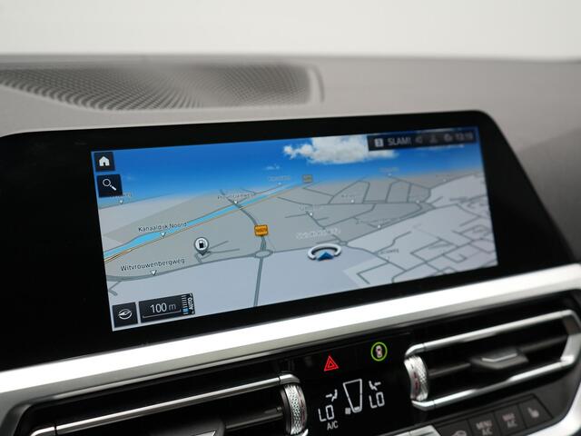 BMW 3-SERIE Touring 330e M Sport Plug In Hybrid Dealer O.H. PHEV | Panodak | Lederen Sportstoelen Verwarmd | Adaptive Cruise | Navigatie | Apple Carplay | Camera | DAB | Sfeerverlichting |