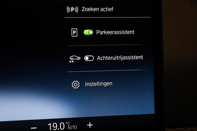 BMW 3-SERIE Touring 330e M-Sport | FROZEN TANZANITE BLUE METALLIC | PANORAMADAK