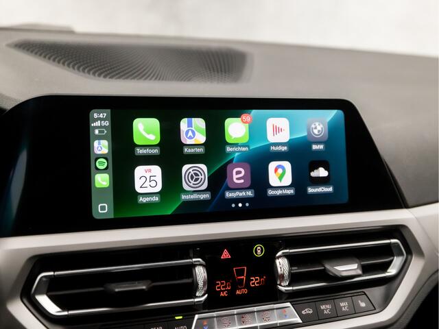 BMW 3-SERIE Touring 330e xDrive High Executive 293Pk Automaat (APPLE CARPLAY, DEALER ONDERHOUDEN, GROOT NAVI, CAMERA, STOELVERWARMING, LEDEREN SPORTSTOELEN, ELEK ACHTERKLEP, GETINT GLAS, VIRTUAL COCKPIT, LANE ASSIST, NIEUWSTAAT)