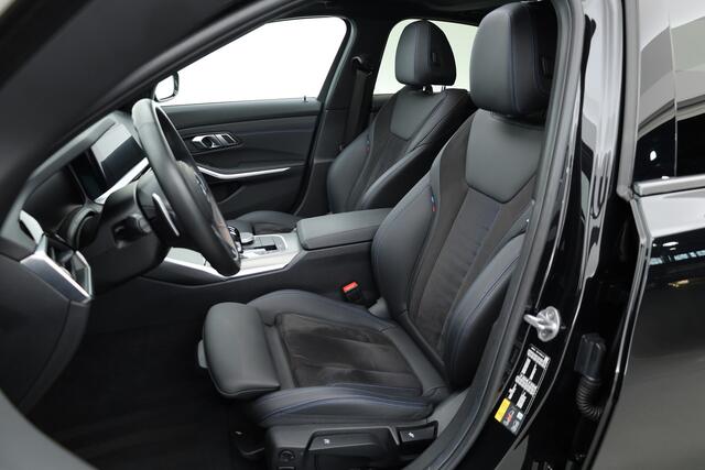 BMW 3-SERIE 330e xDrive M Sport | HUD | Schuif-/kanteldak | Camera | Keyless | 19'' | Dodehoekdet.