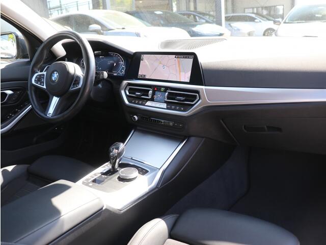 BMW 3-SERIE 330e Sport Line I Leder I HarmanKardon I Elektrische stoelverste