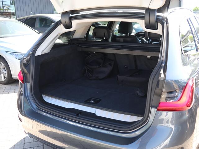 BMW 3-SERIE 330e Sport Line I Leder I HarmanKardon I Elektrische stoelverste