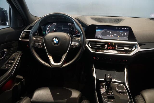 BMW 3-SERIE Touring 318i High Executive *INCL. BTW* + HEAD-UP / SPORTSTOEL