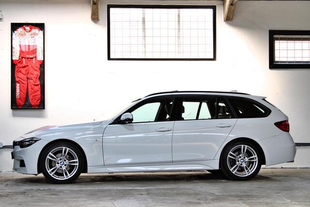 BMW 3-SERIE Touring 318i M Sport Corporate Lease | M-Sport | 18 inch | Panoramadak | Leder | NL auto | BTW |