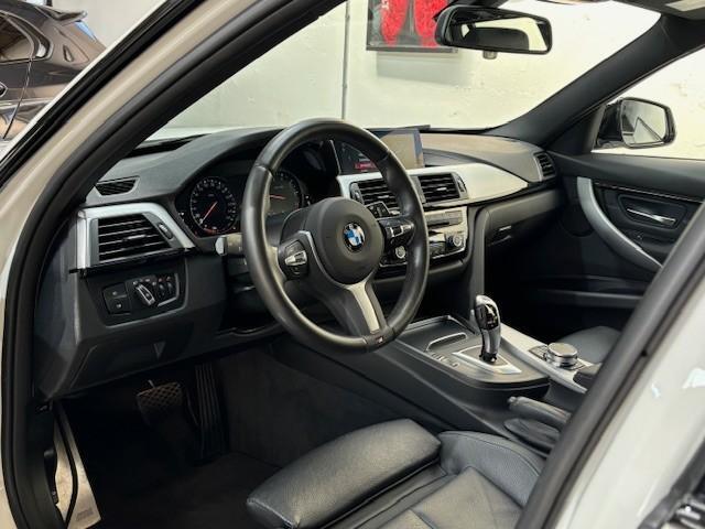 BMW 3-SERIE Touring 318i M Sport Corporate Lease | M-Sport | 18 inch | Panoramadak | Leder | NL auto | BTW |