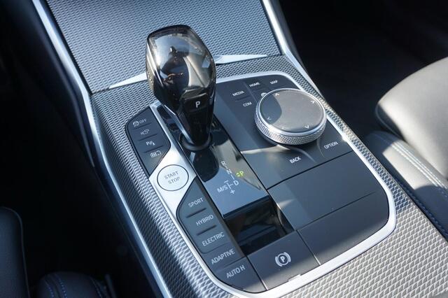 BMW 3-SERIE Touring 330e High Executive M-Sport