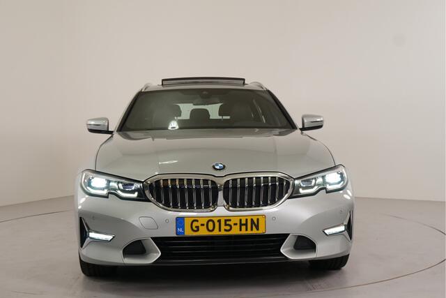 BMW 3-SERIE Touring 320d Corporate High Executive | Trekhaak | HUD | Pano | Leer | Camera | Dodehoek | El. achterklep |