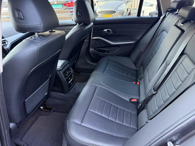 BMW 3-SERIE Touring 330e Business Edition Plus