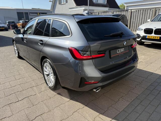 BMW 3-SERIE Touring 330e Business Edition Plus