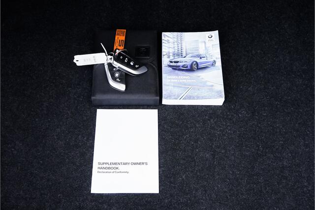BMW 3-SERIE 320i High Exec Ed Schuifdak Trekhaak HUD 1e Eig