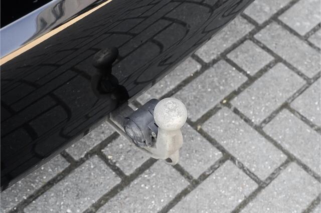 BMW 3-SERIE 320i High Exec Ed Schuifdak Trekhaak HUD 1e Eig