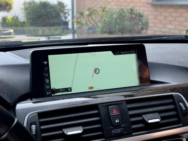 BMW 3-SERIE 330e AUT8 HIGH EXE INDIVIDUAL LEDER SCHUIFD. NAVI HEAD-UPP LED LMV PDC