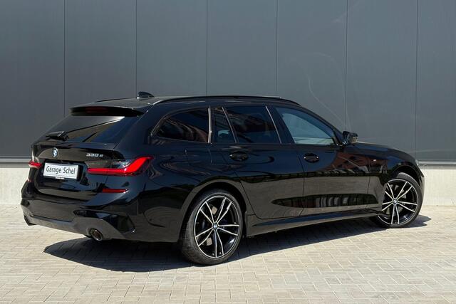 BMW 3-SERIE Touring 330e M-Sport - Panoramadak - Laser - ACC - 360 camera - HUD - Shadow Line - Rijklaar