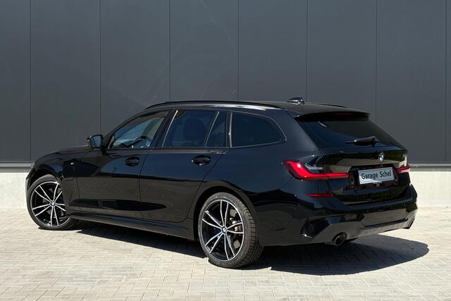 BMW 3-SERIE Touring 330e M-Sport - Panoramadak - Laser - ACC - 360 camera - HUD - Shadow Line - Rijklaar