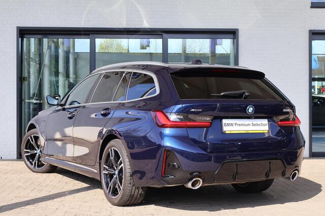 BMW 3-SERIE Touring 330e xDrive M Sportpakket | innovation Pack | Driving Assistant Professional | Easter