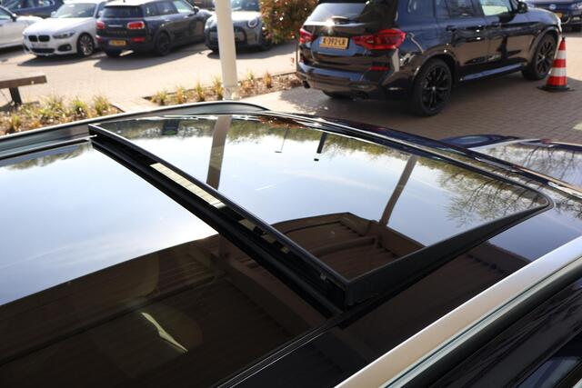 BMW 3-SERIE Touring 330e xDrive M Sportpakket | innovation Pack | Driving Assistant Professional | Easter