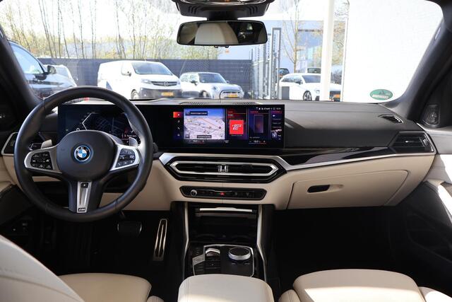 BMW 3-SERIE Touring 330e xDrive M Sportpakket | innovation Pack | Driving Assistant Professional | Easter