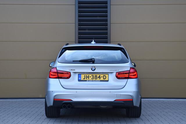 BMW 3-SERIE Touring 320i xDrive Centennial Executive * M Sportpakket * Elektrische trekhaak * Stoelverwarming * Dealer onderhouden *
