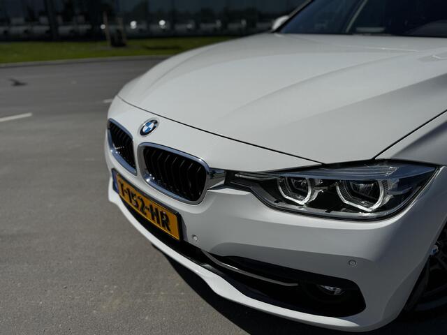 BMW 3-SERIE Touring 320i xDrive High Executive