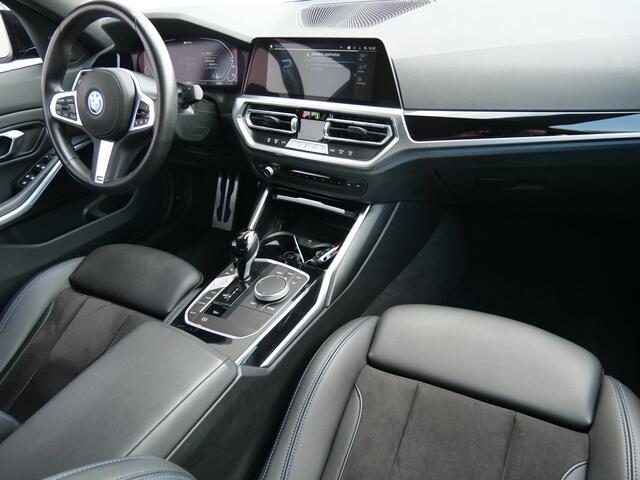 BMW 3-SERIE 330e High Executive Automaat M-Sport 19 Inch / Trekhaak / Privacy glas / M-pakket