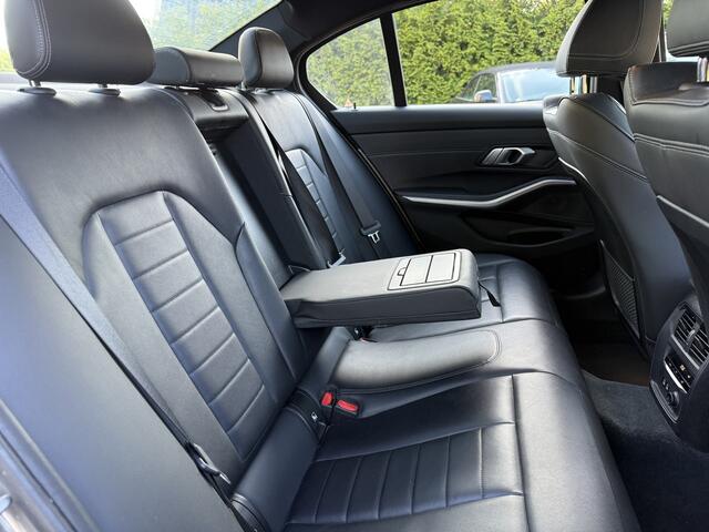 BMW 3-SERIE 330e eDrive Edition M-Sport, Schuifdak | 19inch | Camera