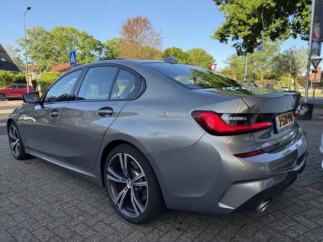 BMW 3-SERIE 330e eDrive Edition M-Sport, Schuifdak | 19inch | Camera