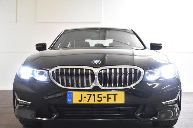 BMW 3-SERIE 318i AUT. EXECUTIVE EDITION LEDER/PDC/NAVI/SFEERVERL