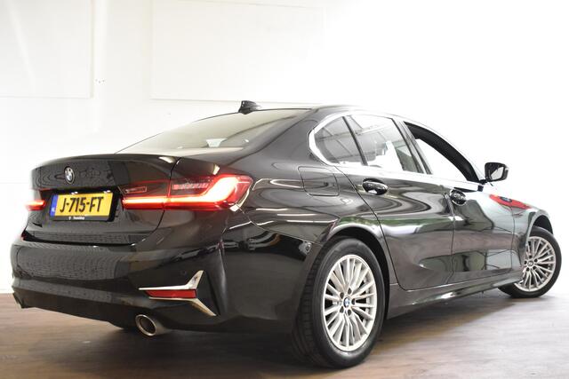 BMW 3-SERIE 318i AUT. EXECUTIVE EDITION LEDER/PDC/NAVI/SFEERVERL