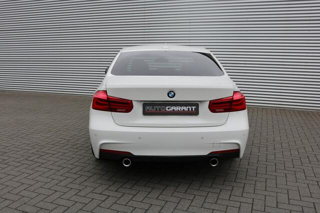 BMW 3-SERIE 340i M Sportpakket Aut 326PK (Sportinterieur Clima Cruise Full-Led 19InchM-Velg PrivacyGlass Pdc V+A)