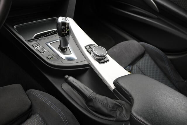 BMW 3-SERIE 340i M Sportpakket Aut 326PK (Sportinterieur Clima Cruise Full-Led 19InchM-Velg PrivacyGlass Pdc V+A)