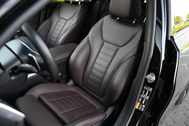 BMW 3-SERIE Touring 320e High Executive M Sport Automaat / Panoramadak / Sportstoelen / Adaptieve LED / Comfort Access / Parking Assistant / Live Cockpit Professional
