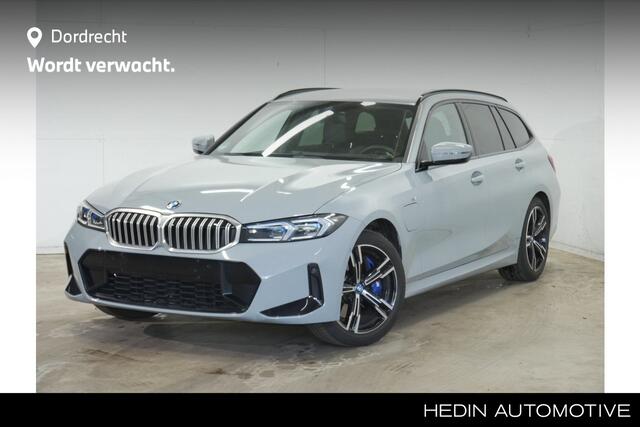 BMW 3-SERIE Touring 330e xDrive M-Sport | Camera | Stoel/Stuurverwaming | Hifi |