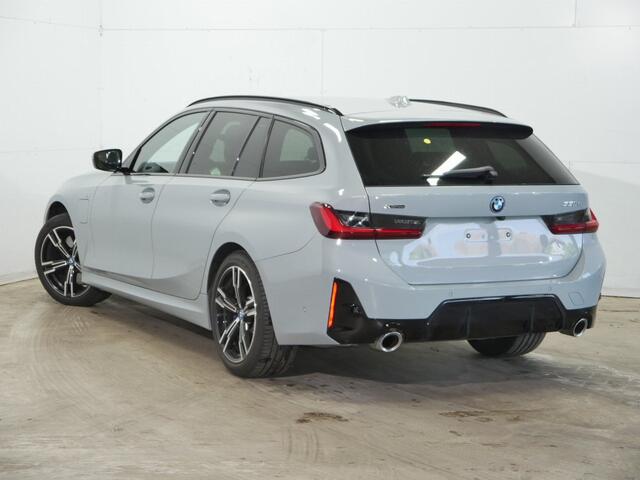 BMW 3-SERIE Touring 330e xDrive M-Sport | Camera | Stoel/Stuurverwaming | Hifi |