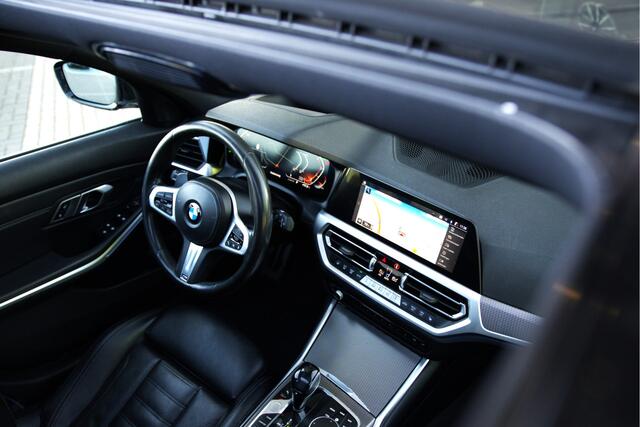 BMW 3-SERIE Touring 330i High Executive M Sport Automaat / Sportstoelen / LED / Head-Up / Parking Assistant / M Sportonderstel / Live Cockpit Professional / Stoelverwarming