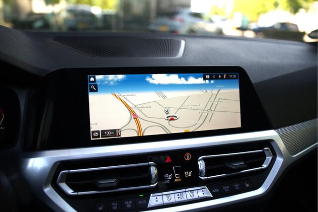 BMW 3-SERIE Touring 330i High Executive M Sport Automaat / Sportstoelen / LED / Head-Up / Parking Assistant / M Sportonderstel / Live Cockpit Professional / Stoelverwarming