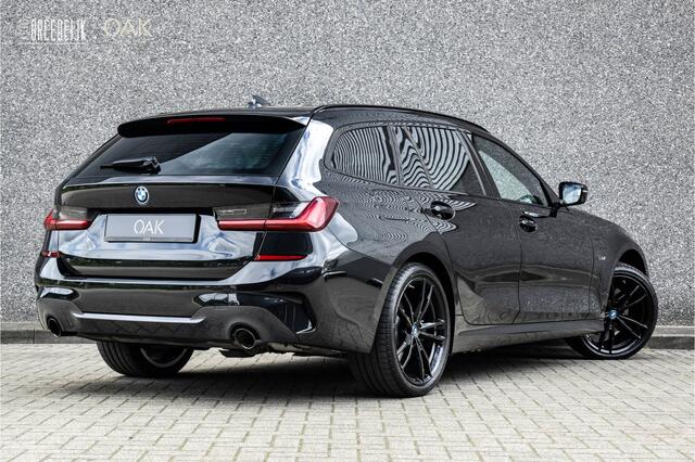 BMW 3-SERIE Touring 320e Aut. | M-Sport | Live Cockpit | Panorama | Leder | Laser | 19"LM | Saphire Zwart