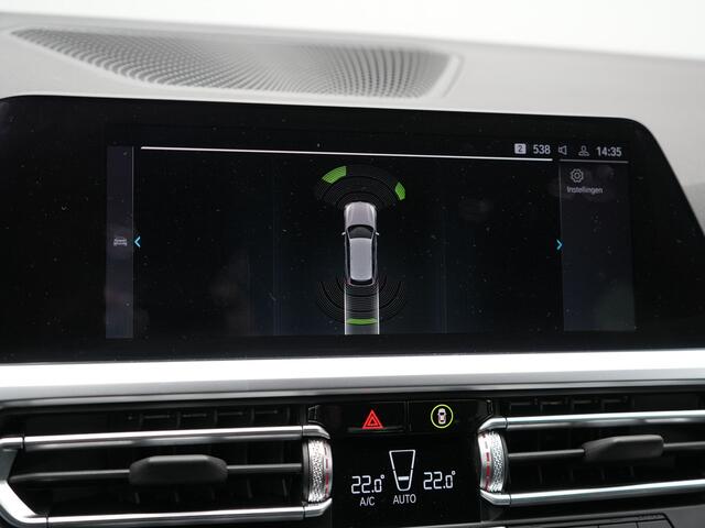 BMW 3-SERIE Touring 320e M Sport Plug In Hybrid PHEV | Adaptive Cruise | Alcantara Sportstoelen Verwarmd | 19"L.M | Sfeerverlichting | Carplay | DAB | Virtual | Navi Full Map |
