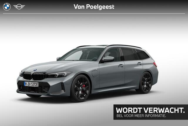 BMW 3-SERIE Touring 330e xDrive M-Sport Pro / Stuurwielrand Verwarming / Adaptief M- Onderstel / Comfort Acces / Electrische Zwenkhaak / Getinte Ramen Achter / Electrisch Verstelbare Voorstoelen / Stoelverwarming / Driving Assistant Prof / Parking Plus / Harman Kardo