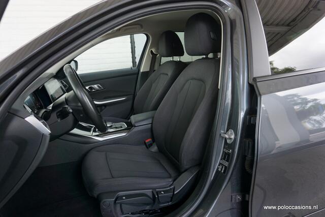 BMW 3-SERIE Touring 320i Automaat | Carplay | NL AUTO | Dealeronderh