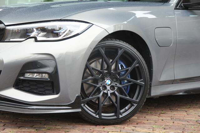 BMW 3-SERIE 330e M Performance Carbon/Individueel/Laser/Hud/H&K