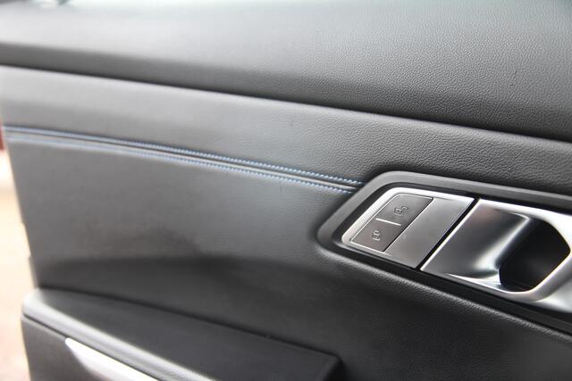 BMW 3-SERIE 330e M Performance Carbon/Individueel/Laser/Hud/H&K