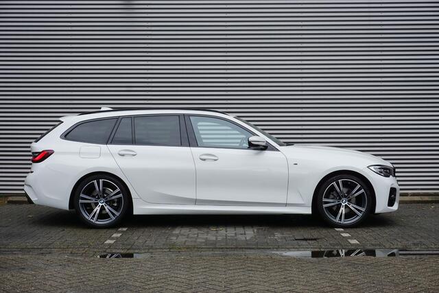BMW 3-SERIE Touring 320i High Executive
