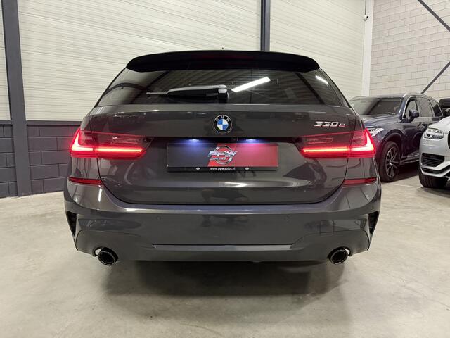 BMW 3-SERIE Touring 330e M-Sport DRAVITGRAU PANO/LASER/HEAD-UP/ADAPTIVE M-ONDERSTEL/KEYLESS/19"/ELECTR.TREKHAAK/SHADOW-LINE/PRIVACY/NET OH BEURT GEHAD BIJ BMW DEALER