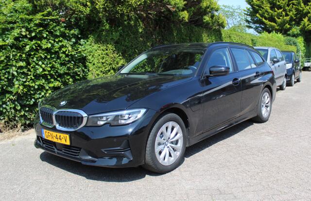 BMW 3-SERIE 330e touring 330e High Executive