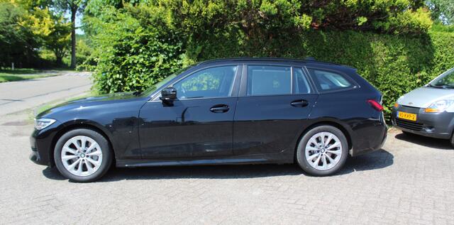 BMW 3-SERIE 330e touring 330e High Executive