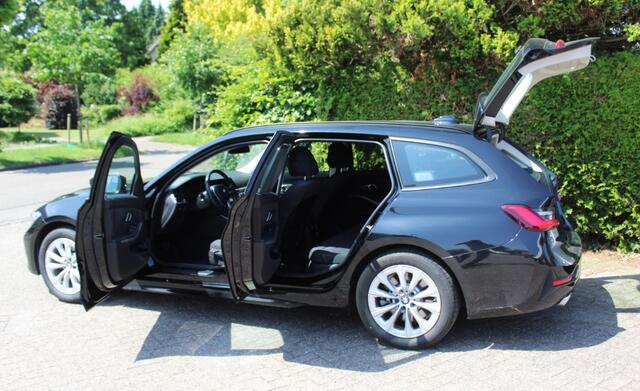 BMW 3-SERIE 330e touring 330e High Executive